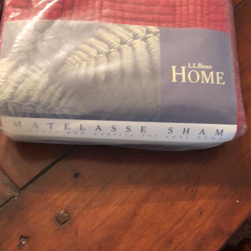 2 Red Matelasse King Shams
